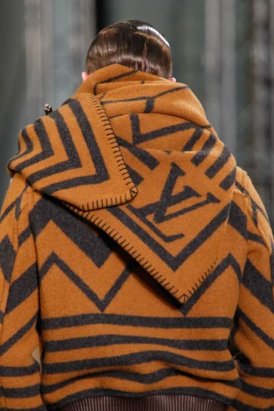 Look 52